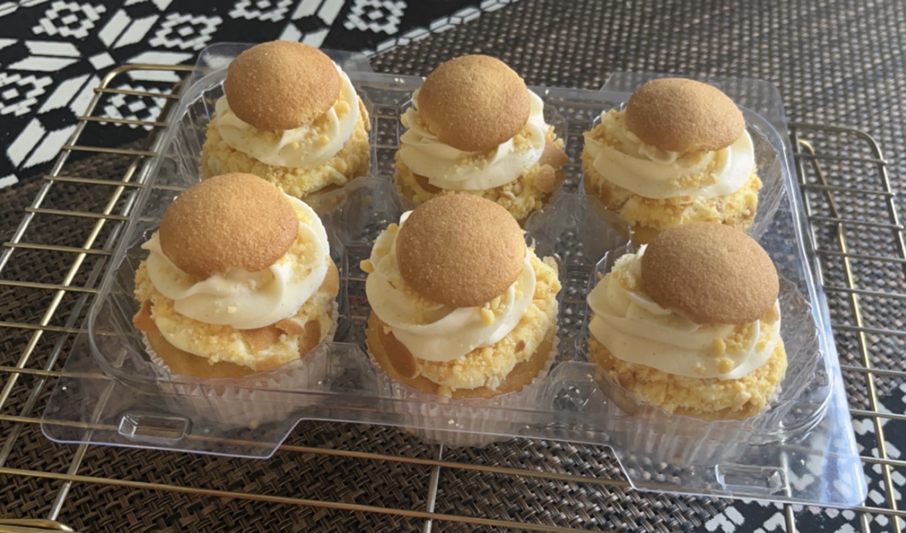 Banana Pudding Cupcakes 1/2 Dozen