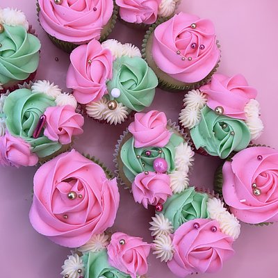 Kay’s Deluxe Cupcakes 