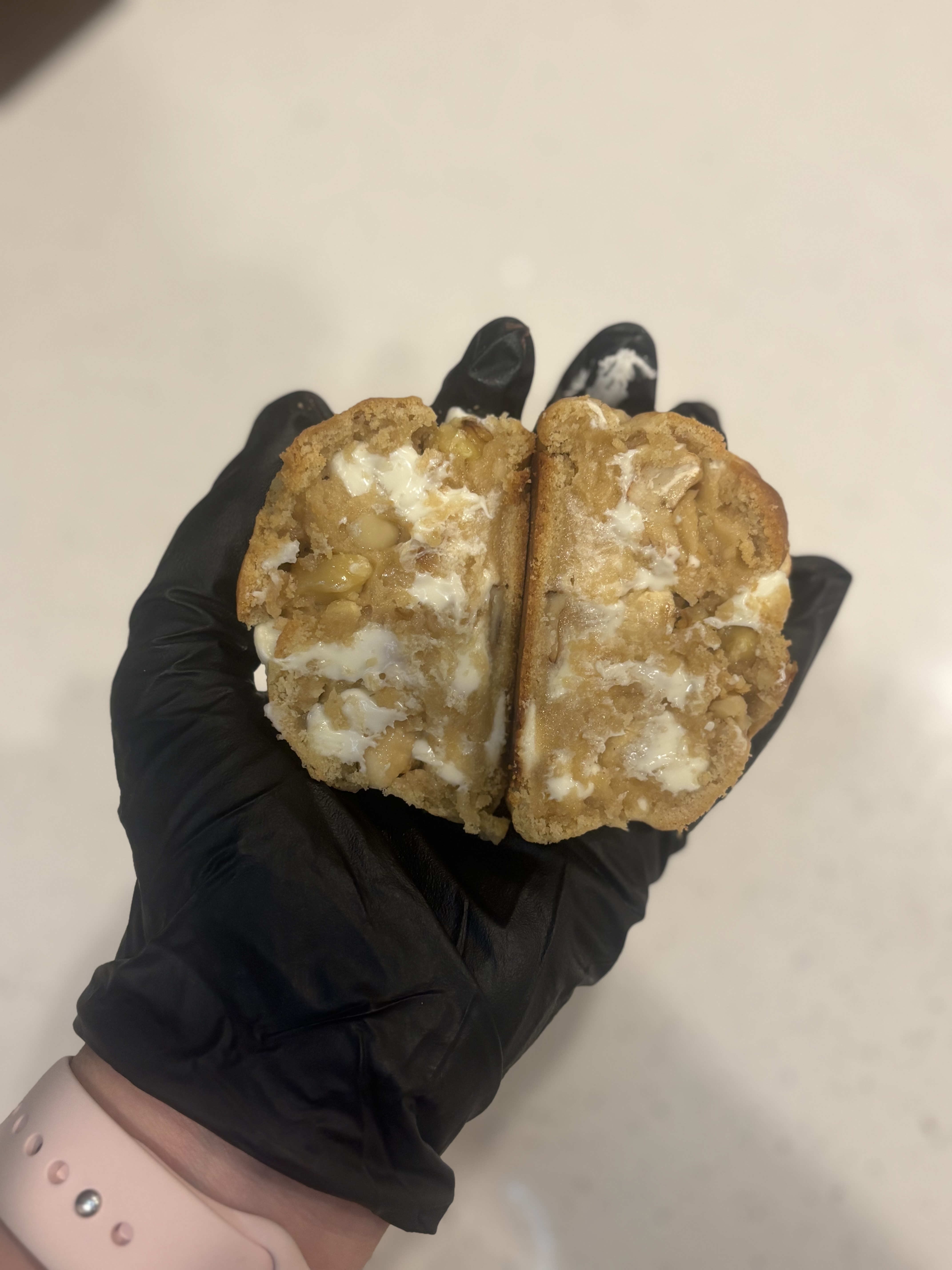 Whitechoco Nuts Cookie 