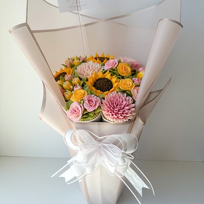 12 Cupcake Standing Bouquet 
