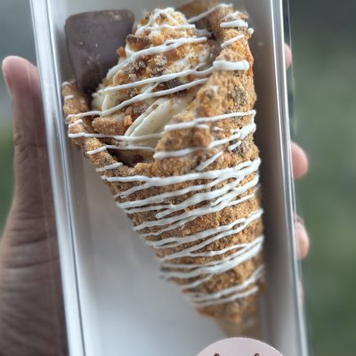 Butterfinger cheesecake cone