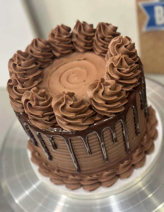 XL Cake - 10” Serves up to 60.
