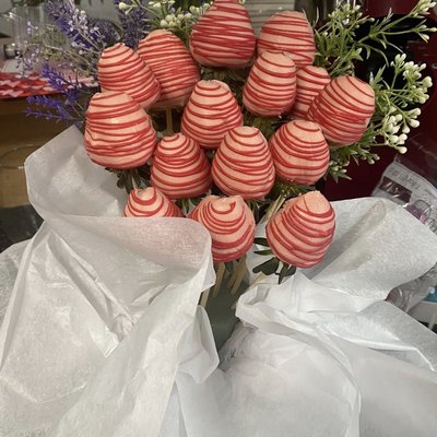 Chocolate Covered Strawberry Bouquet W Flowers