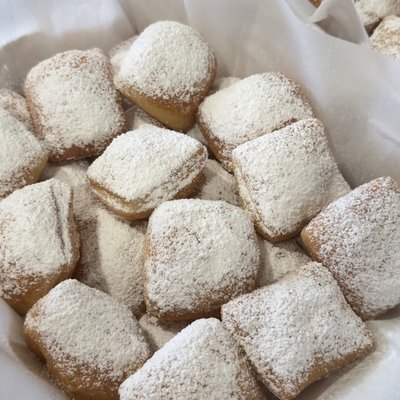 Party Tray (24 Pack) Mini Beignets