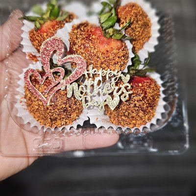 12 Chamoy Strawberries 