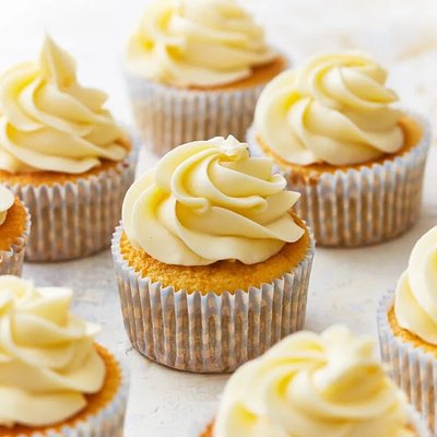 Gluten-Free Vanilla Cupcakes 12 Pack 
