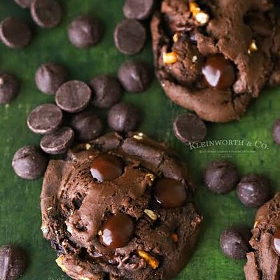 Double Chocolate Pretzel Cookies 