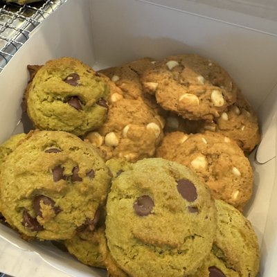 Matcha Chocolate Chip Closing Cookies