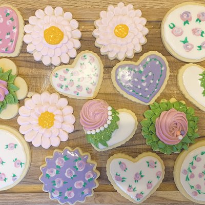 Custom Cakes & Sugar Cookies! 