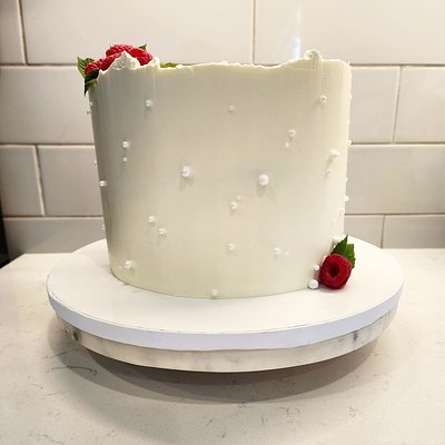 8" Cake (20-24 Servings)