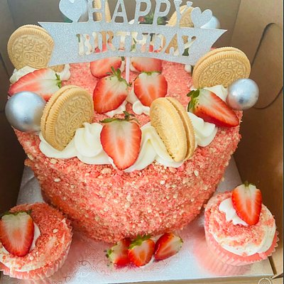 Strawberry Crunch Cake