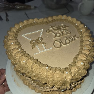 8 Inch Heart Cake