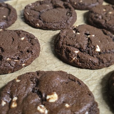 Chocolate W/ White Chips (6)