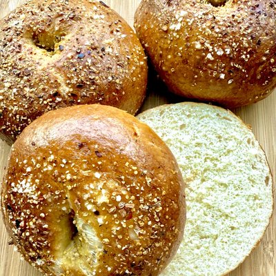 Everything bagel (8 Count)