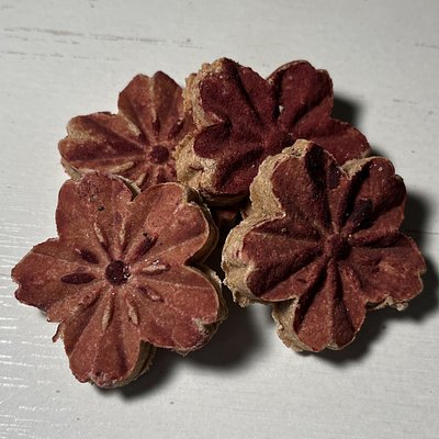 Strawberry Beet Root Flowers 4 Oz