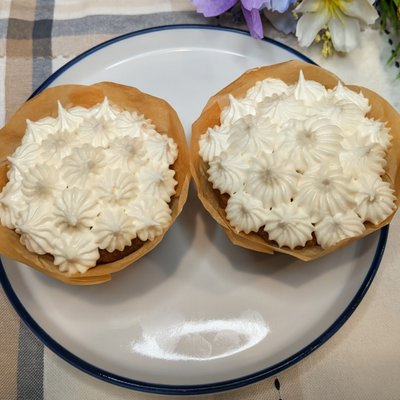 Carrot Cake Cupcakes (6) 🌿