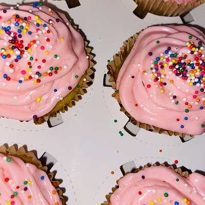 24 Count Cupcakes(Text Me For Flavor)