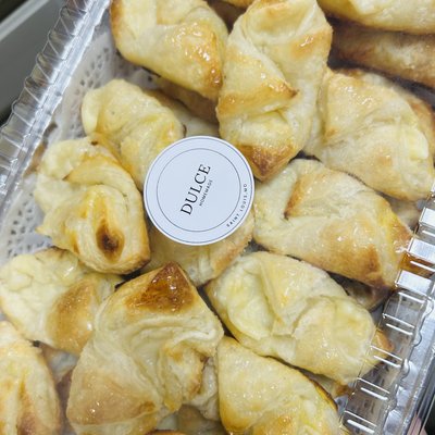 Mini Quesito Tray (32 Pieces) 
