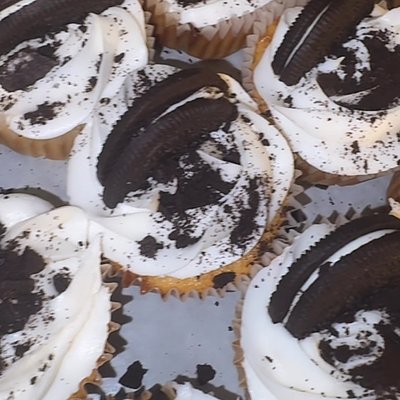 Crème de Cookie Cupcakes