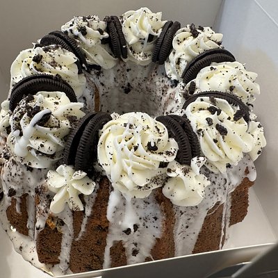 Cookies and Cream Pound Cake 