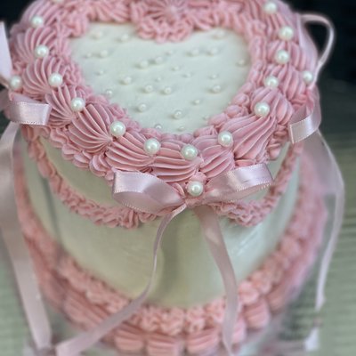 6 inch heart cake, serves 6-10