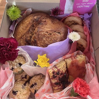 Mother's Day Family Size Bakery Box