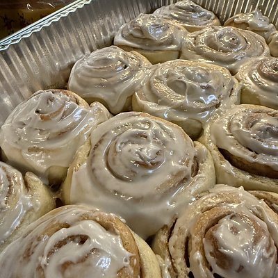 Cinnamon Rolls Family Size Pan