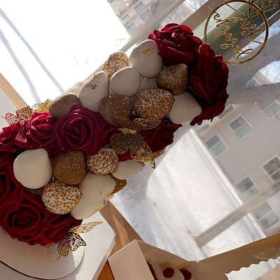 Strawberry Tower (Medium) 