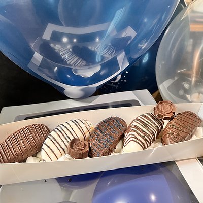 6 Count Chocolate covered Apples Or Slices 