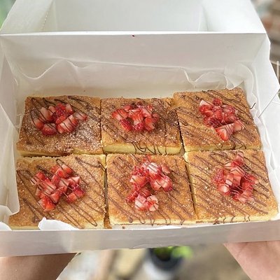 Churro Cheesecake Bars