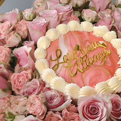 Large Cake And Flowers Bouquet 