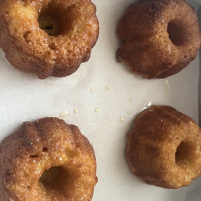 Min Honey bun cakes