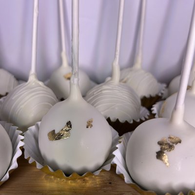 CAKEPOPS / CAKESICLES