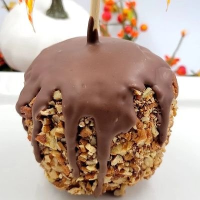 Gourmet Caramel And Chocolate Pecan Apples