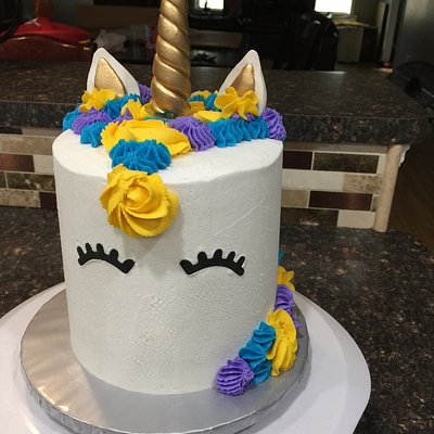 Unicorn Cake! Vanilla 6” Feeds 8-12 Ppl