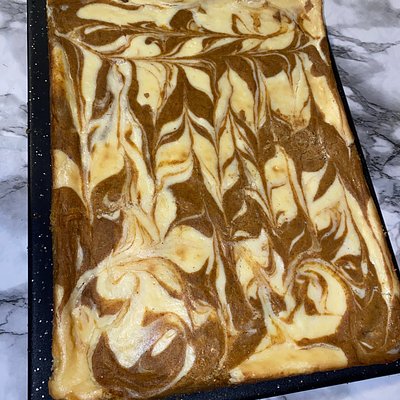 Swirled Pumpkin Cheesecake Bars 