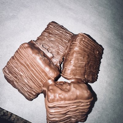 12 Chocolate Dipped Rice Krispy Treats