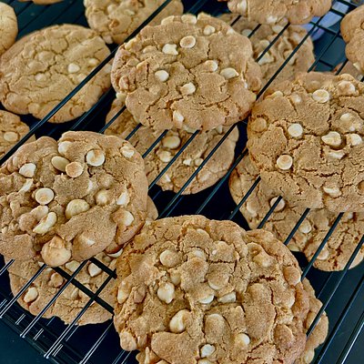 White Chocolate Macadamia Cookies - Pack of 4