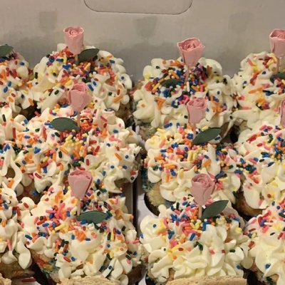 Funfetti & Holiday Funfetti Cupcakes