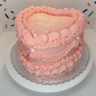10” Vintage Heart Cake Serves 25-30 People