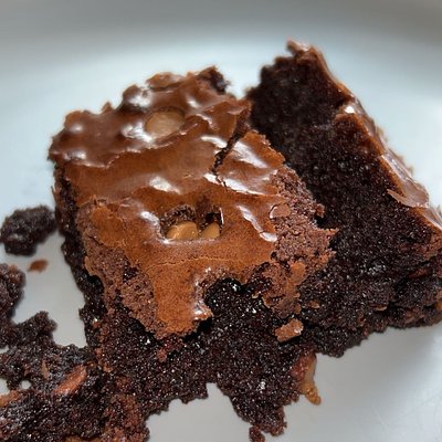 Chocolate Chip Fudgy Brownies | Single Packs