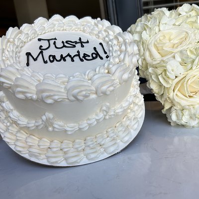8 In Vintage Cake