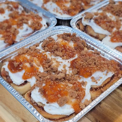 Peach Cobbler Cinnamon Rolls 