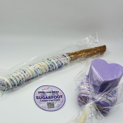 A Set Of 8 Cake Pops Red Velvet, Chocolate, Birthday, Sprinkle, Vanilla