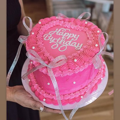 8" 2 Layer Heart Cakes Feeds 14-16 people