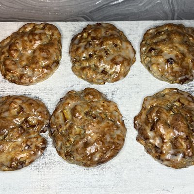 6 Apple Fritters