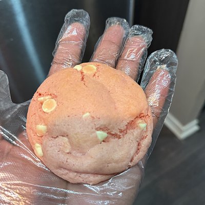 Strawberry Stuffed Cookie 