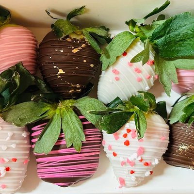 Dozen Dipped Strawberries 
