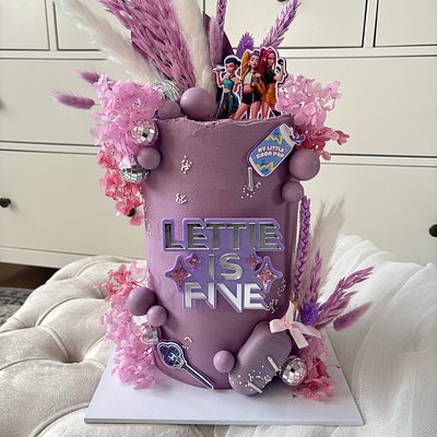 6” Cake - Serves 30 