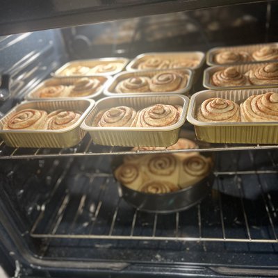 Cinnamon Rolls (12 Rolls)